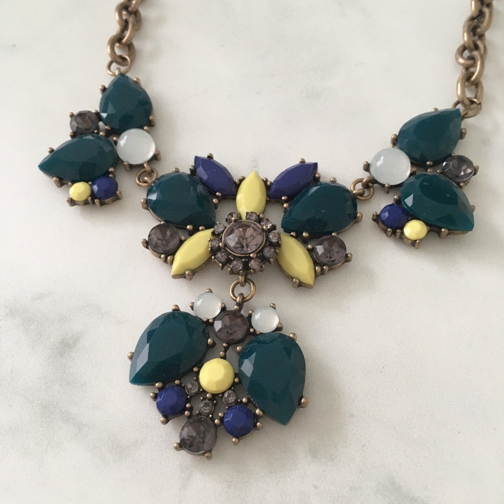 Multi-Colour Necklace - Picture 2 of 6